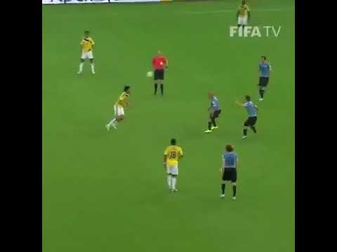 Невероятный гол Хамеса Родригеса в ворота Уругвая в ЧМ 2014
