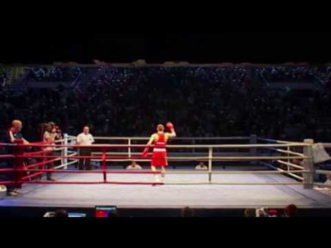 22.03.2017 დავით ჯიქია რუსთაველ სპორტსმენებს ლაშა და ბექა გურულებს მიღწეულ წარმატებას ულოცავს