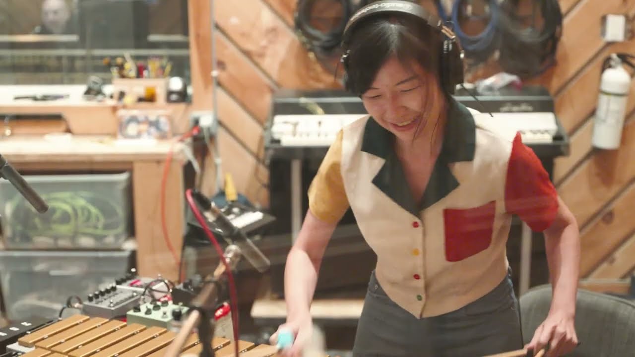 Guarda Yuhan Su: Roaring Hours su YouTube Guarda Yuhan Su: Roaring Hours su YouTube