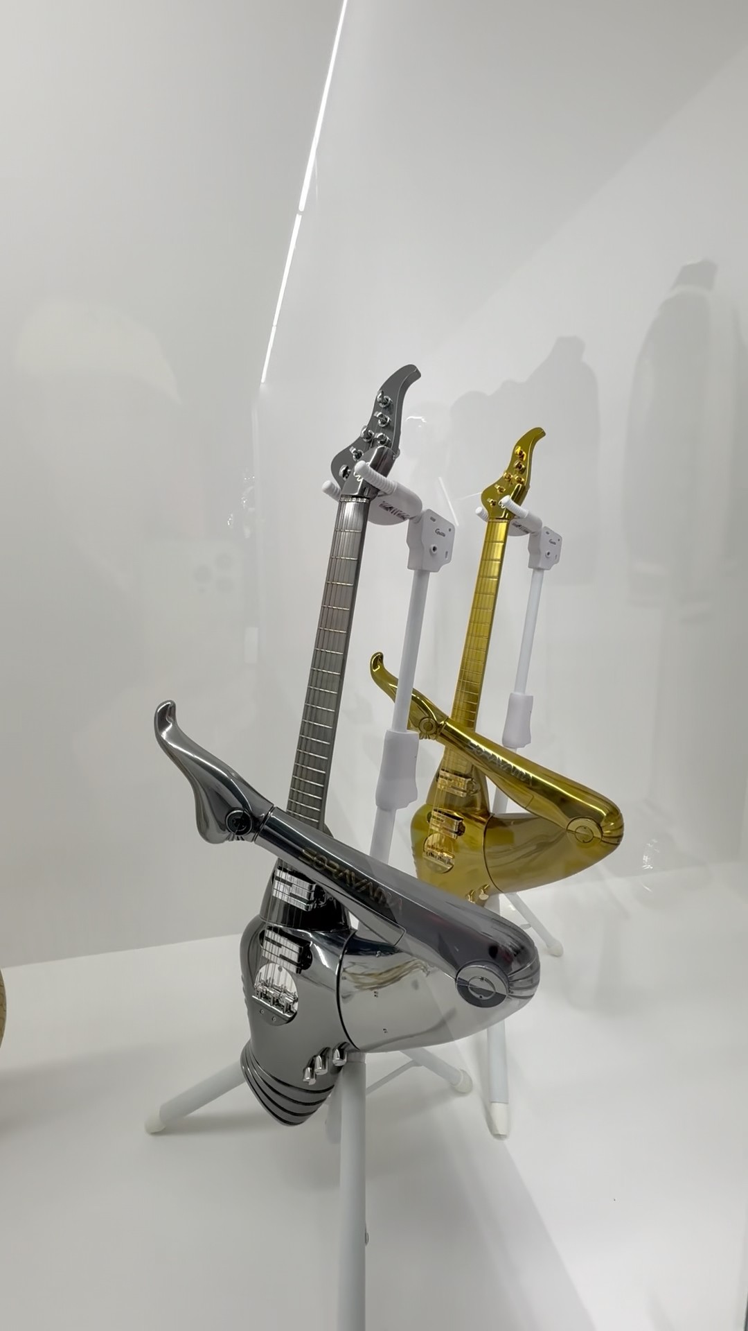 Hajime Sorayama, 空山基， Art Exhibit 2， Light， Reflection