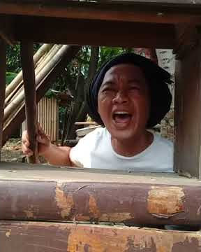 Bangun.... . Bangun... Sholat jumat ngapa...