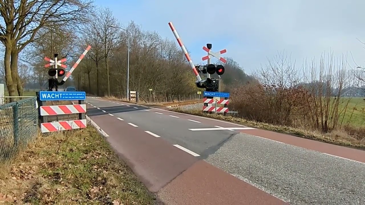 Spoorwegovergang Vellegendijk En Gendringseweg In Aalten 🚉
