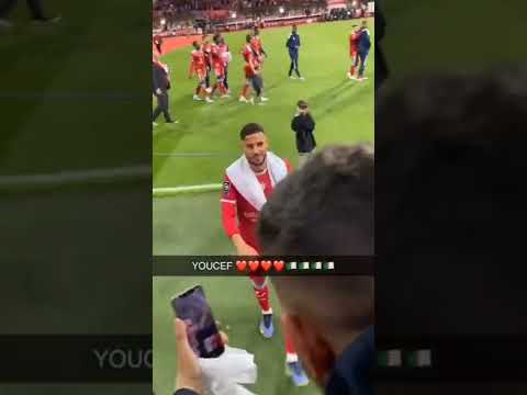 يوسف بلايلي يحتفل بعلم الجزائر في فرنسا 