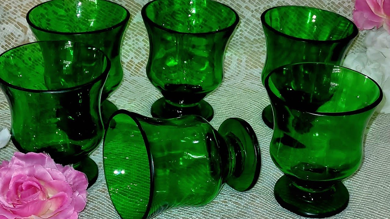 taças feitas com garrafas de suco de uva💫. muito top💫