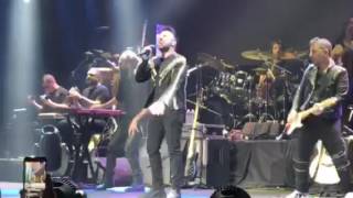 Tarkan in LA 2017 Ben Aşkı Çiçek Böcek