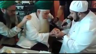 Bid'ah: Habib Syech baiah Hisham Kabbani