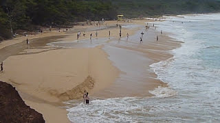 Dramatic footage of Big Beach BIG waves, Maui August 2011