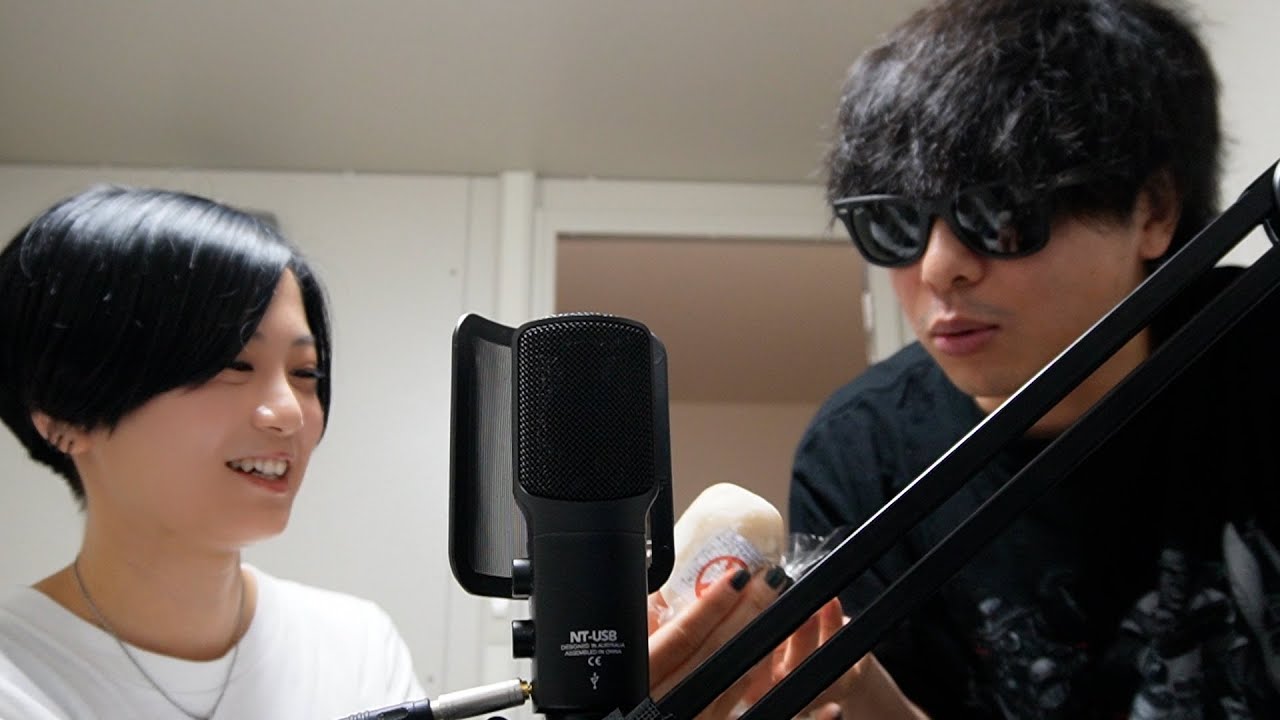 もこうさんの生配信に乱入してきました。