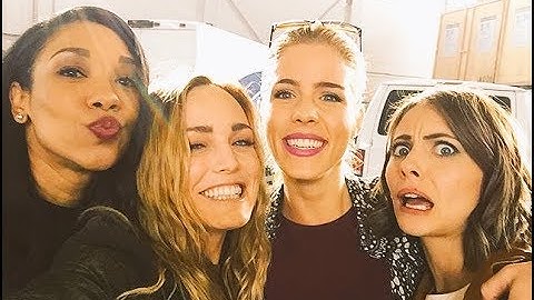 ARROWVERSE  MASHUP BEST SELFIES EVER / STEPHEN AMELL / EMILYBETT RICKARDS / CAITY LOTZ