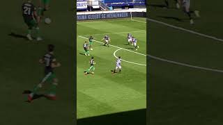 Bilal Basacikoglu oficialiai baigė karjerą futbolininke.