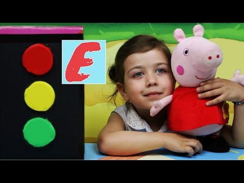 ემილია პლასტილინით აწყობს შუქნიშანს, ვსწავლოთ შუქნიშანს