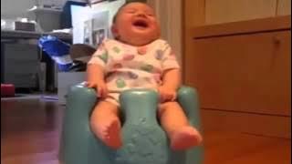 NGAKAKK !! Video Bayi Tertawa Ngakak Di Jamin Bikin Anda Sakit Perut