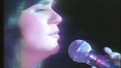 Linda Ronstadt - Love Has No Pride Live