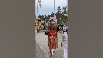 Mundut #shorts #procession #masks #topeng #balineseculture #culture #ethnography #temple #sesuhunan