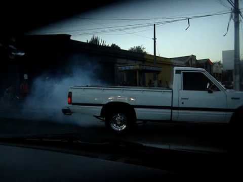 1983 Nissan 1-ton flathbed dually pickup | Doovi