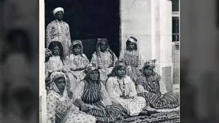 صور لحرملك ولاد نايل في جناح الجزائر من معرض التراث الإفريقي في باريس سنة 1910م