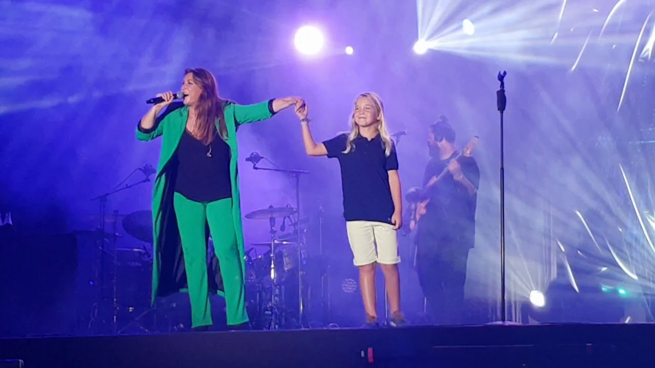 Niña Pastori y su sobrino Fran - La habitación (Feria de Málaga 14 agosto 2018)