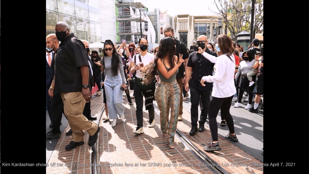 Kim Kardashian Skims Pop Up Shop at the Grove April 7, 2021 – Star Style