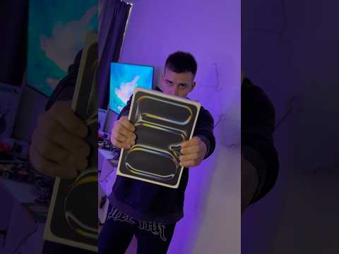 Подарил девушке IPad