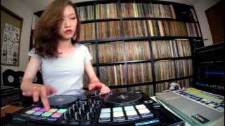 DJ SARA ★ Freestyle Scratch with djay Pro and Reloop Beatpad 2