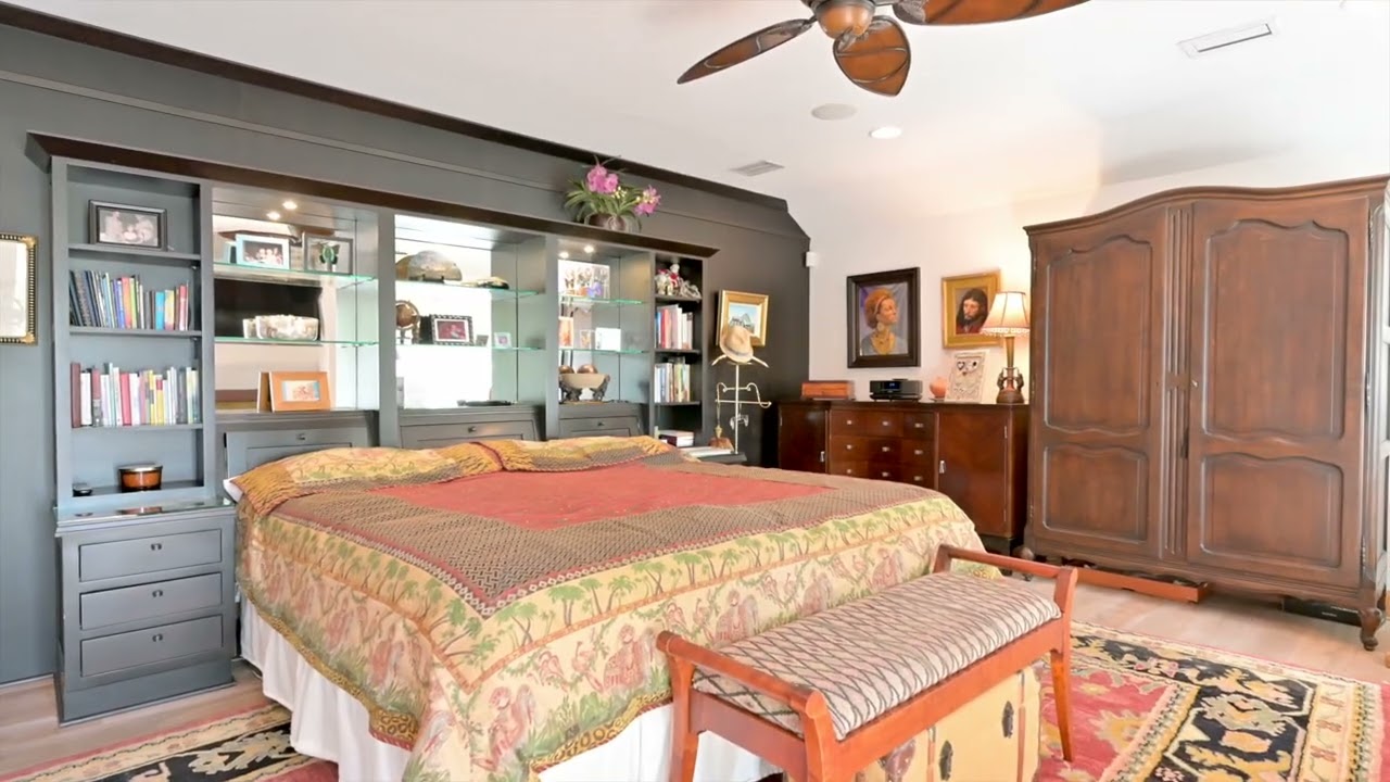 213 Oak Ave, Anna Maria, FL 34216