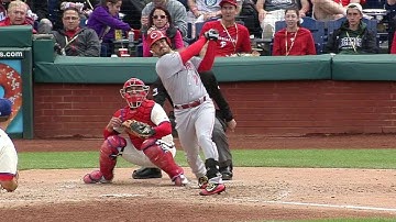 CIN@PHI: Suarez launches three-run shot to center