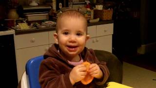 20100211_Callie_eats_orange_short.MOV