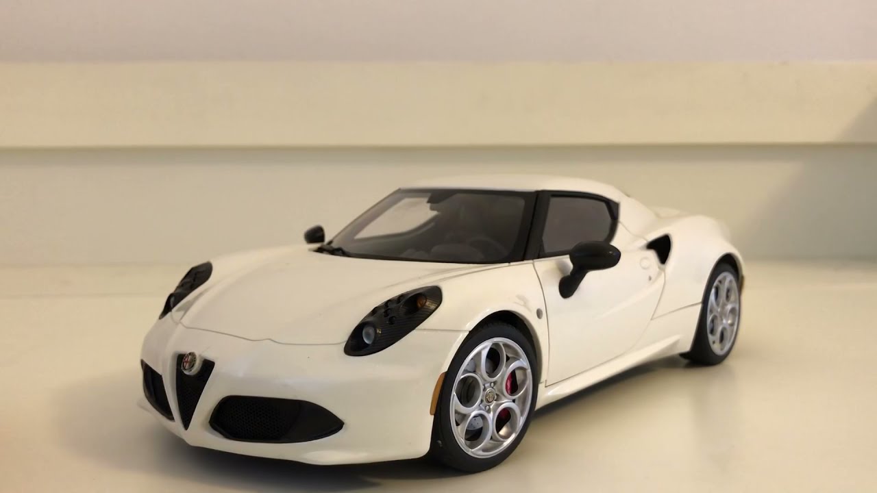 Alfa Romeo 4C 1/18 AutoArt Review - YouTube