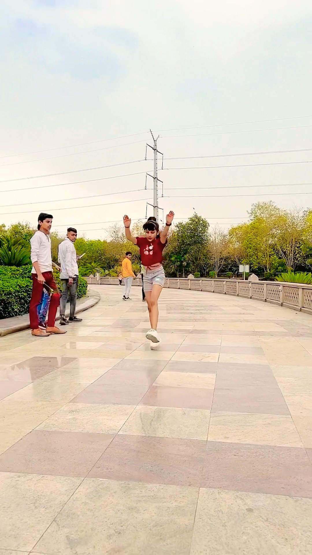 Backflip kaisi lagi Aapko??#nandini091013 #trending #backflip #shorts #viralvideo #youtubeshorts
