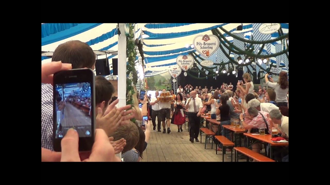 World Record carrying Beer Steins, Gillamoos 2014 YouTube