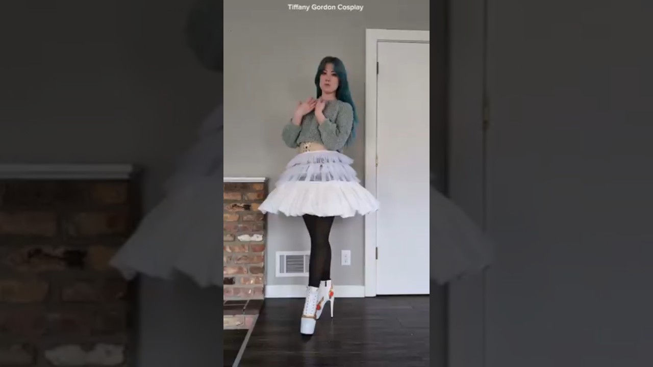 Why Buy When You Can DIY? Make Your Own Petticoat at Home! #fashion #sewing #petticoat