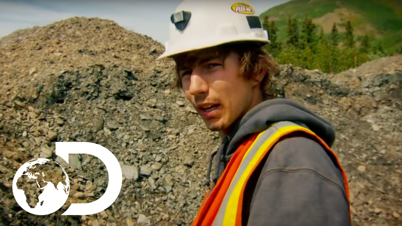 shocking definition An Uneven Water Flow Jeopardises Parker's Schedule | Gold Rush