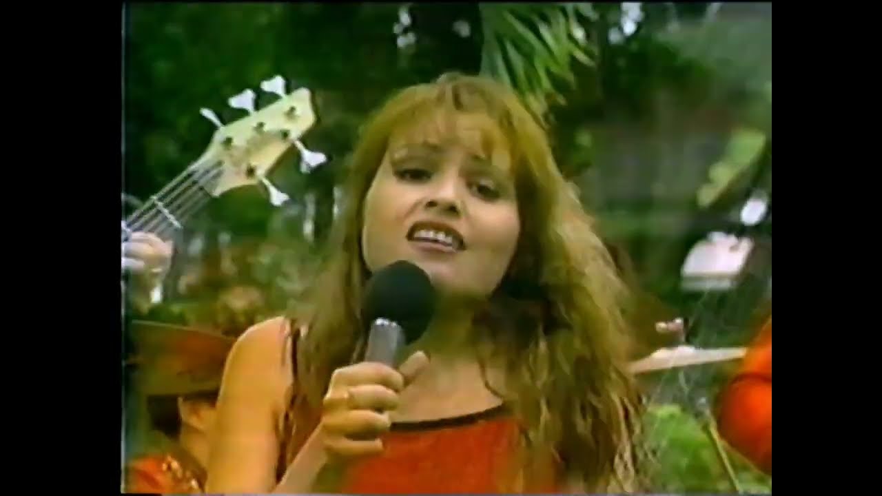 在 YouTube 上觀看「Briseyda Solis - Lágrimas De Sangre (Vídeo Original)」 在 YouTube 上觀看「Briseyda Solis - Lágrimas De Sangre (Vídeo Original)」