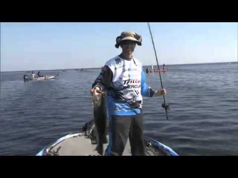 bass fishing at night Randy Howell inspires new dance craze