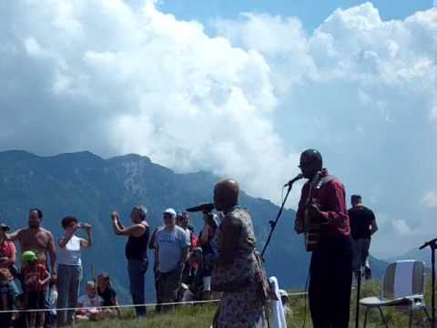 Anglique Kidjo - (Live)