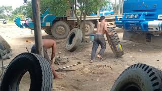 how to deal with 6 trucks, when repairing tires #tambalbangyanto @tire_man