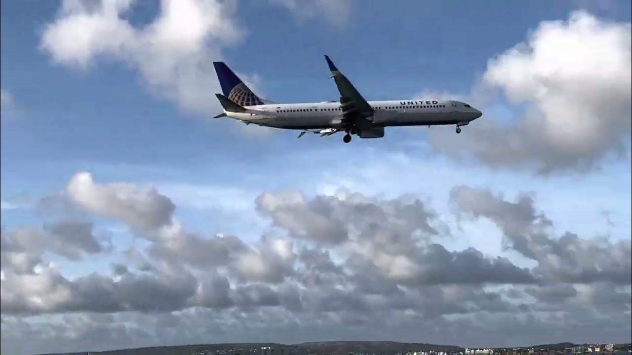 United airline landing at Bonaire airport YouTube