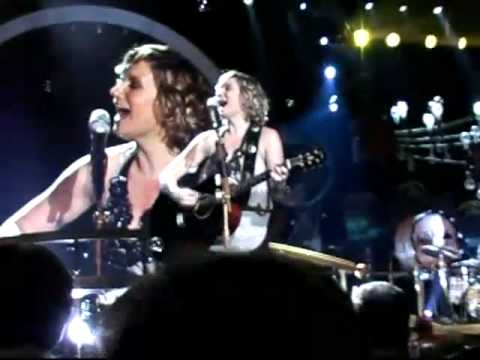 Sugarland - Sweet Caroline / Can't Go Home Again -...