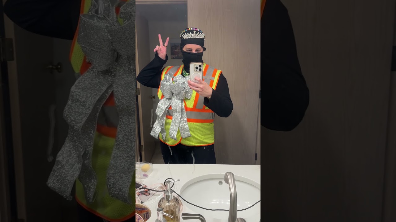 Костюм грабителя на Хэллоуин для ограбления Лувра 🤣 
