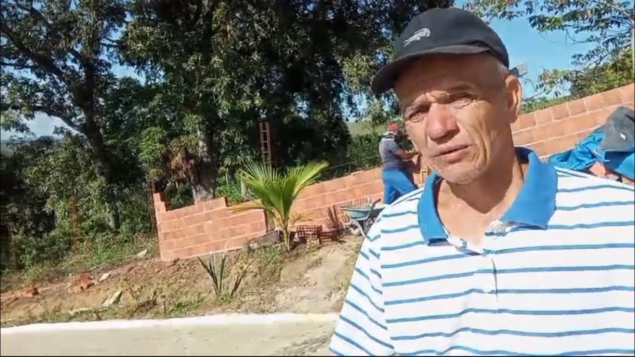 Continuação do muro da chácara e um pouco das nossas frutas 🍉 🥭 🍌 