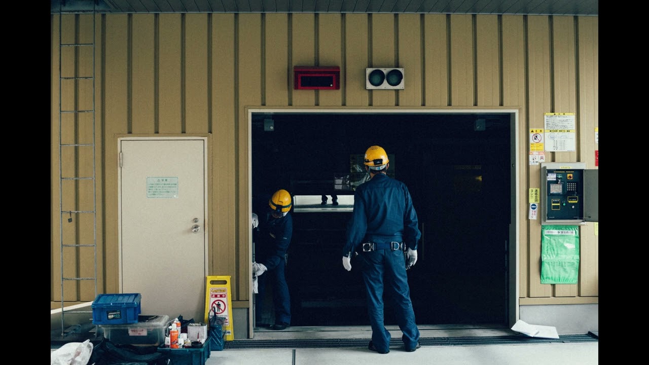 Garage Door Rolling Squeaking Sound Effect