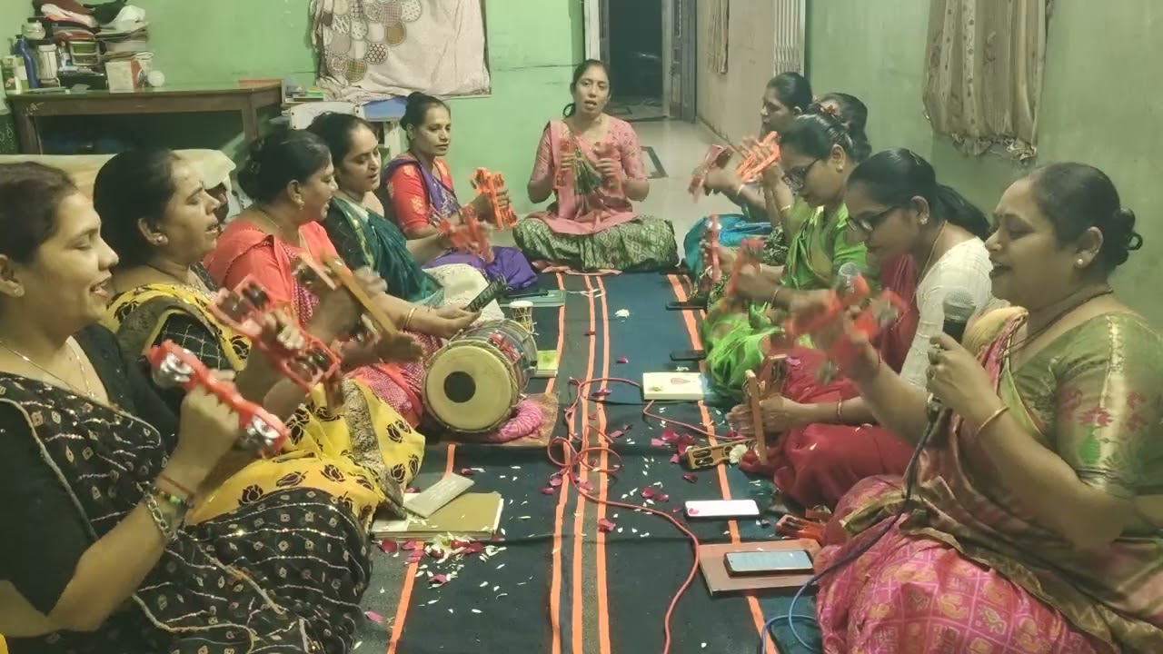 🌹 ધીરે ધીરે ભોળો આવે છે.. લખેલુ છે )#satsang bhajan @geeta_patel930 