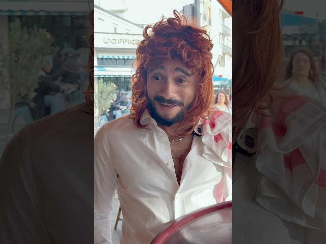 Le charme discret des serveurs parisiens