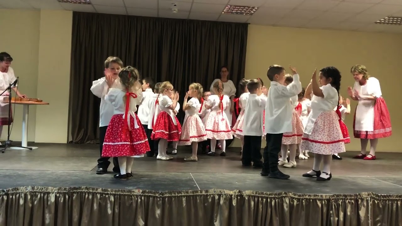 Néptánc verseny 2022.