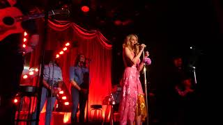 Kylie Minogue,  Talking about Shelby , Live in New York, Bowery Ballroom