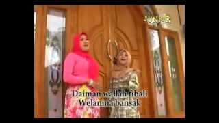 Nikmatus Sholihah Siti Maimunah Daiman-by nasiruddin - YouTube.flv