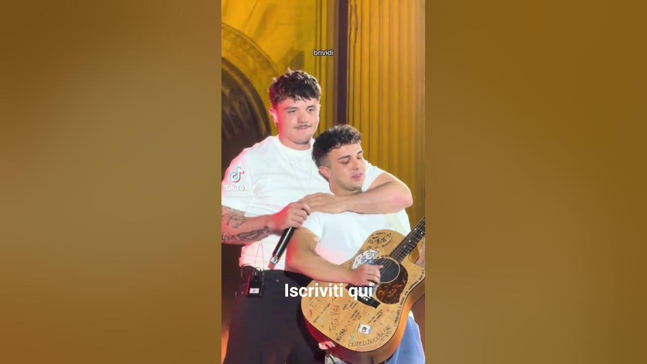 Olly canta inssieme al chitarista e fan impazziti #musica #live #concerto 💯💢