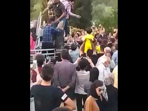 رقص اصفهانی ها با آب و ساز ما اما نه به ساز ما