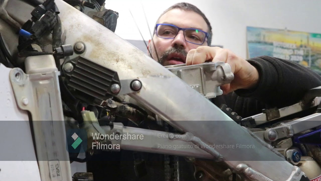 Sostituzione pistone su Yamaha YZF 450