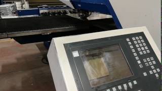 Trumpf Trumatic 2000 R Turret Punching Machine (2000) - Working room +  control unit